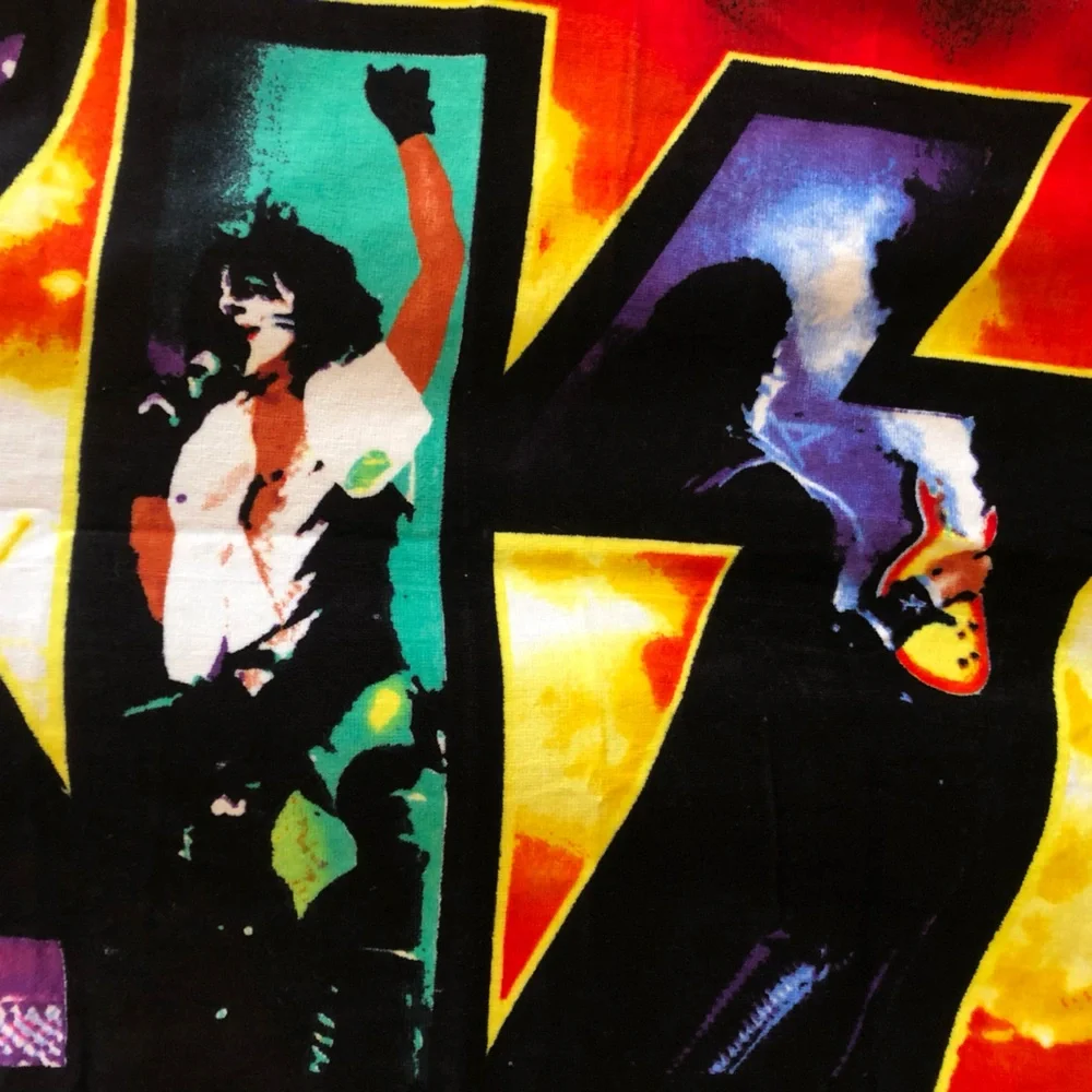 KISS 2009 Kiss Catalog Live Logo Beach  Pool Towel NWOT